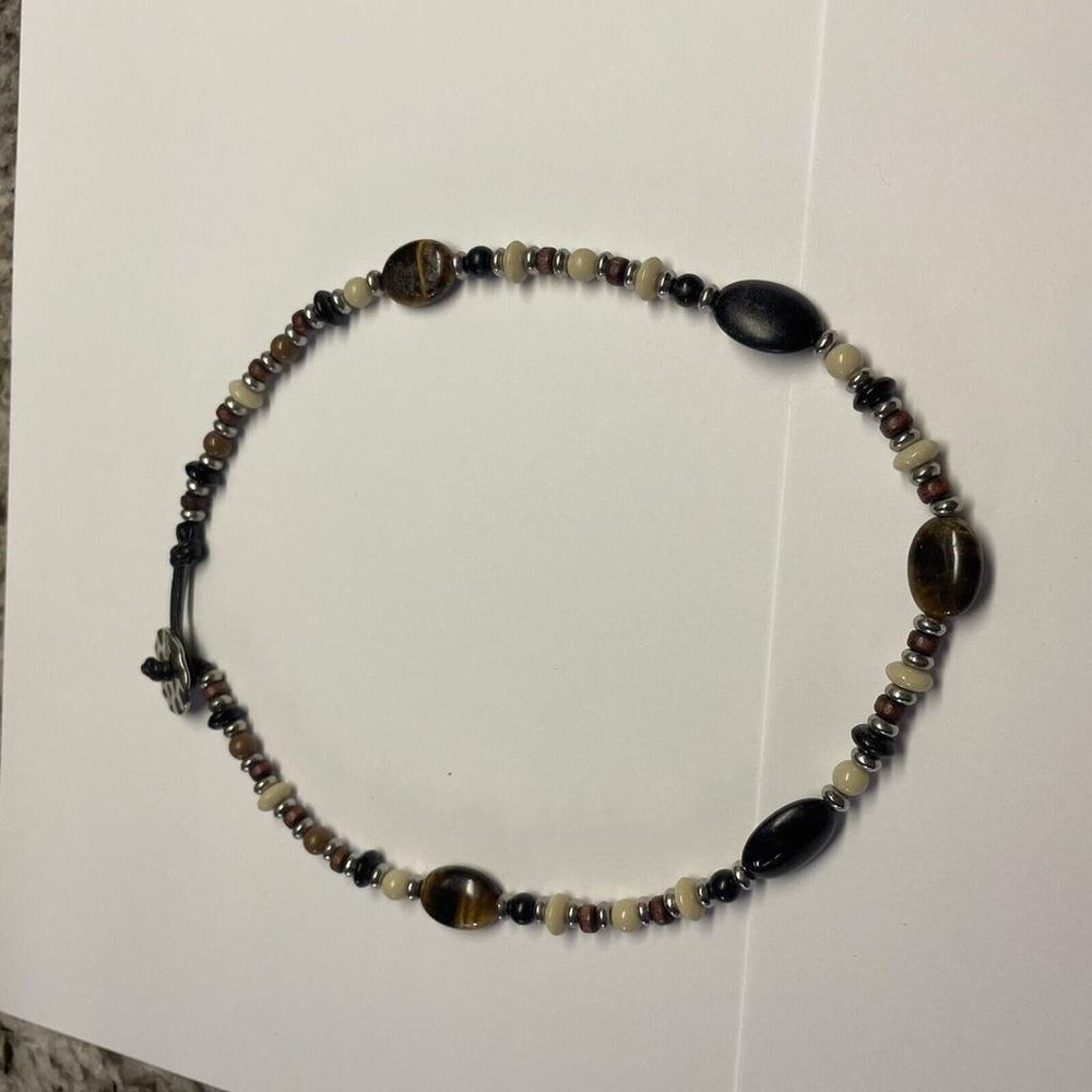 Signed CHAPS Tiger’s Eye Bead Beaded Silver Tone Clasp Necklace